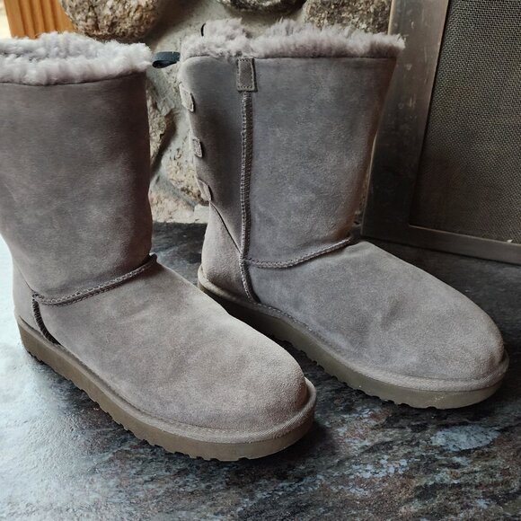 UGG Short Continuity Bow Gray Boots Size 10 - Picture 9 of 15